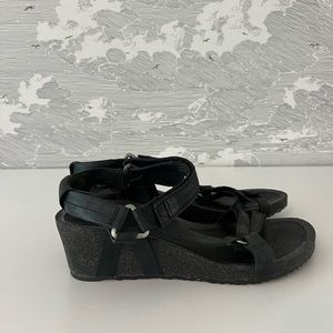 Teva Ysidro Wedge Sandals